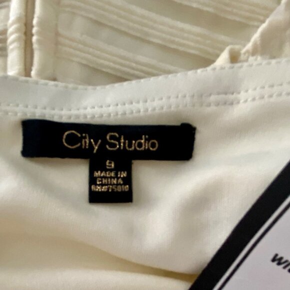 City Studio Little White Dress with Flutter Strap Sleeves and Cut Out Size 9 NEW - Picture 6 of 10